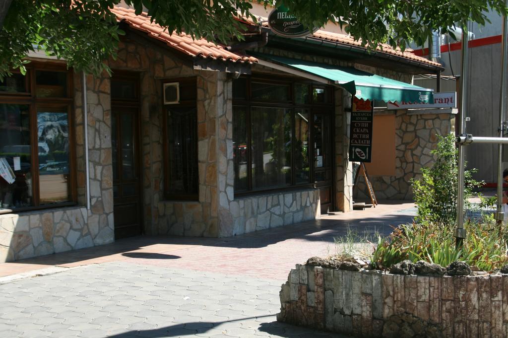 Hotel Nicol Plovdiv Exteriör bild