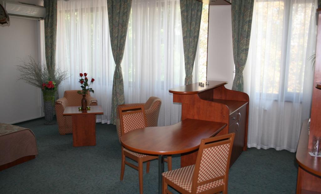 Hotel Nicol Plovdiv Exteriör bild