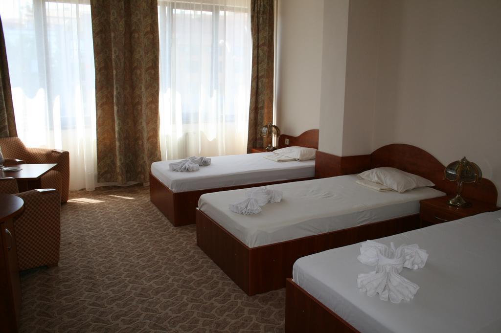 Hotel Nicol Plovdiv Exteriör bild